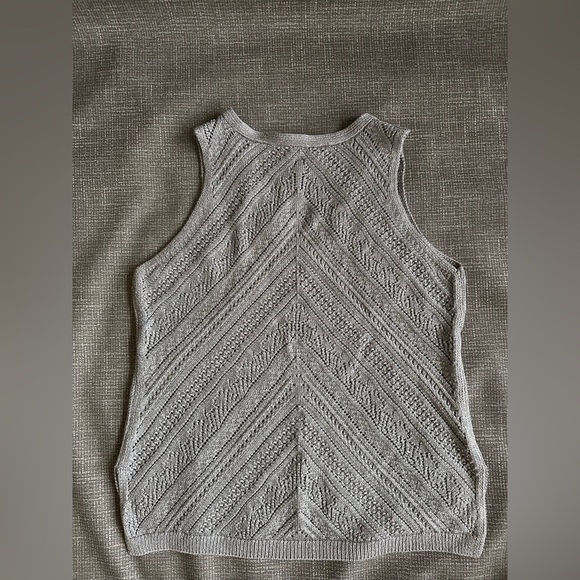 White House Black Market Silver Textured V neck top - Picture 2 of 7